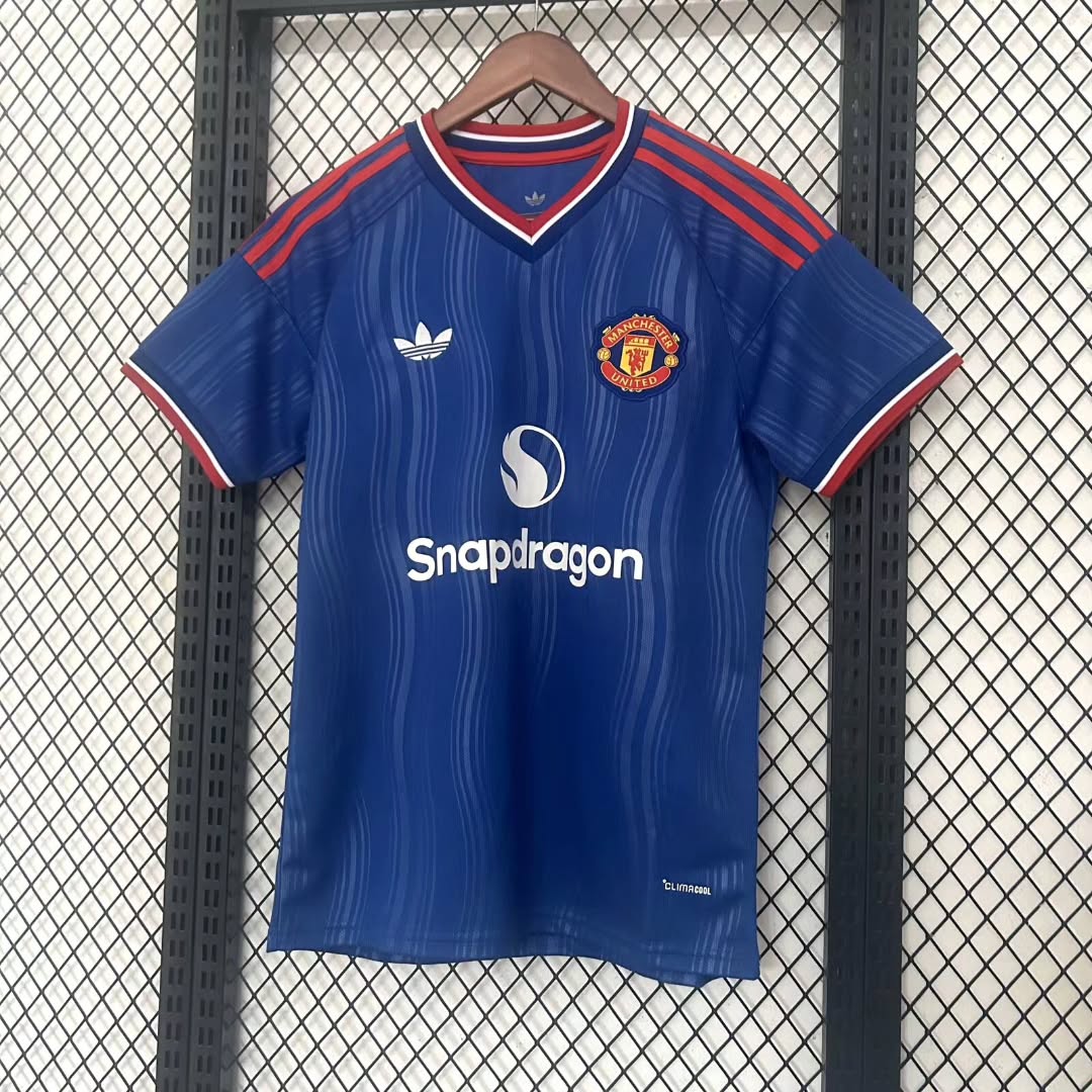 Manchester United 26/27 -  Embroidery Edition